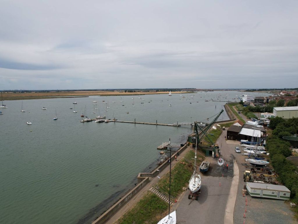 3 bed lodge for sale in Rice And Cole Ltd Sea End Boathouse, Essex CM0, £137,500