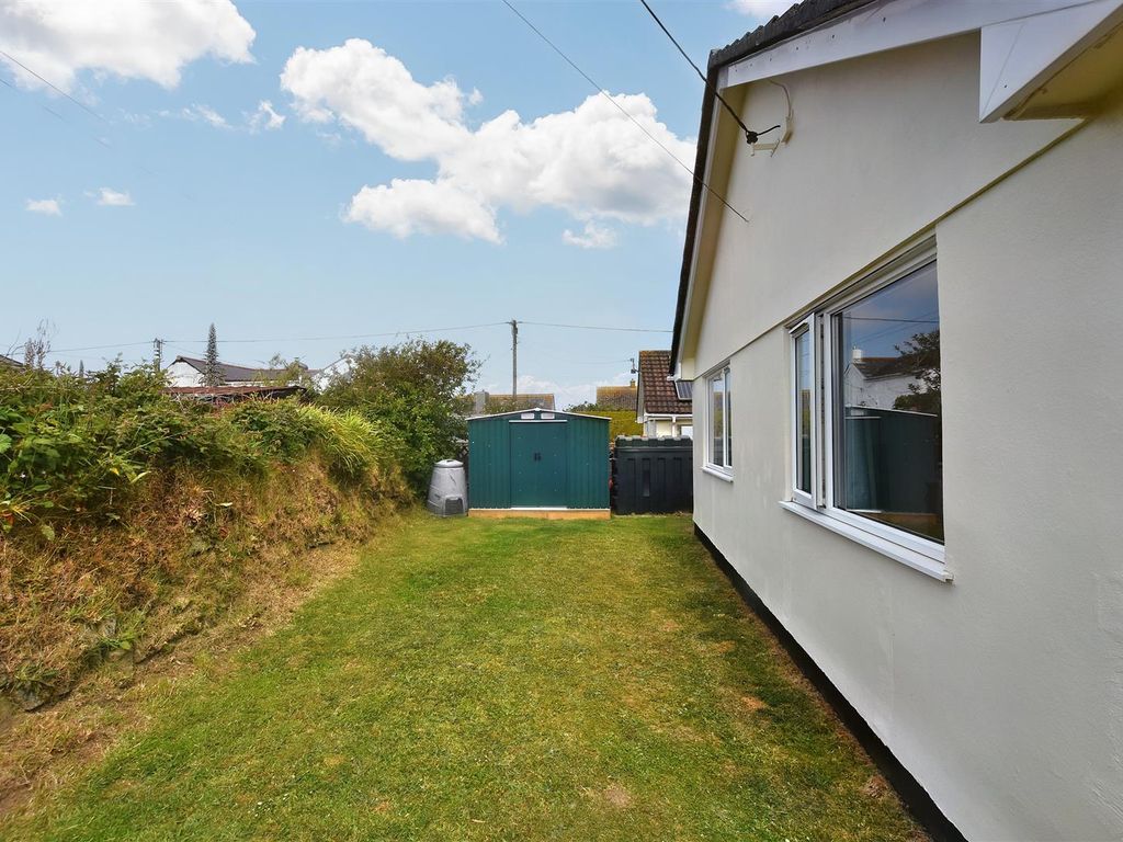 3 bed detached bungalow for sale in Little Gregwartha, Four Lanes, Redruth TR16, £279,950