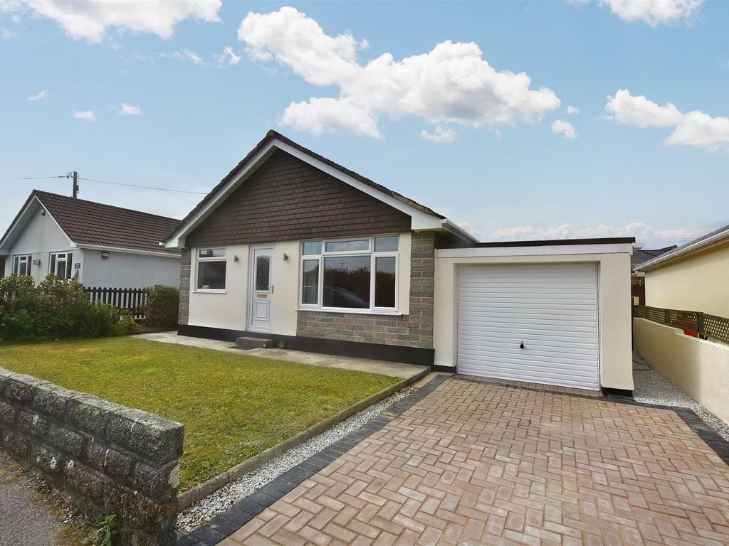 3 bed detached bungalow for sale in Little Gregwartha, Four Lanes, Redruth TR16, £279,950