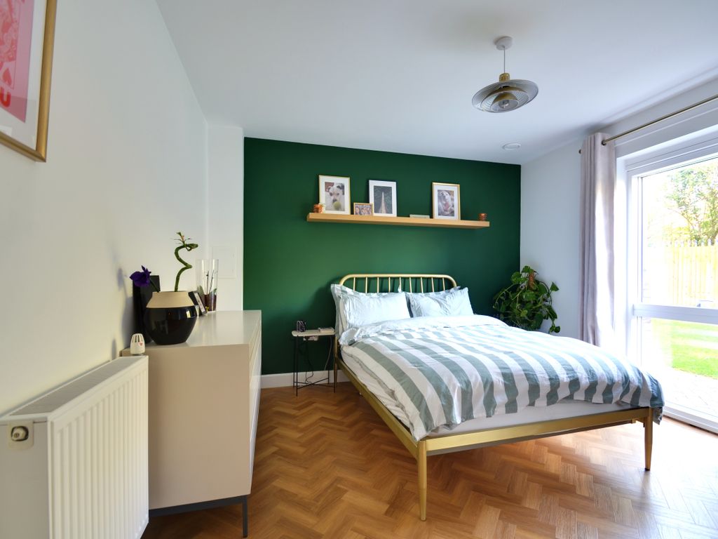 1 bed flat for sale in Adenmore Road, London SE6, £130,000