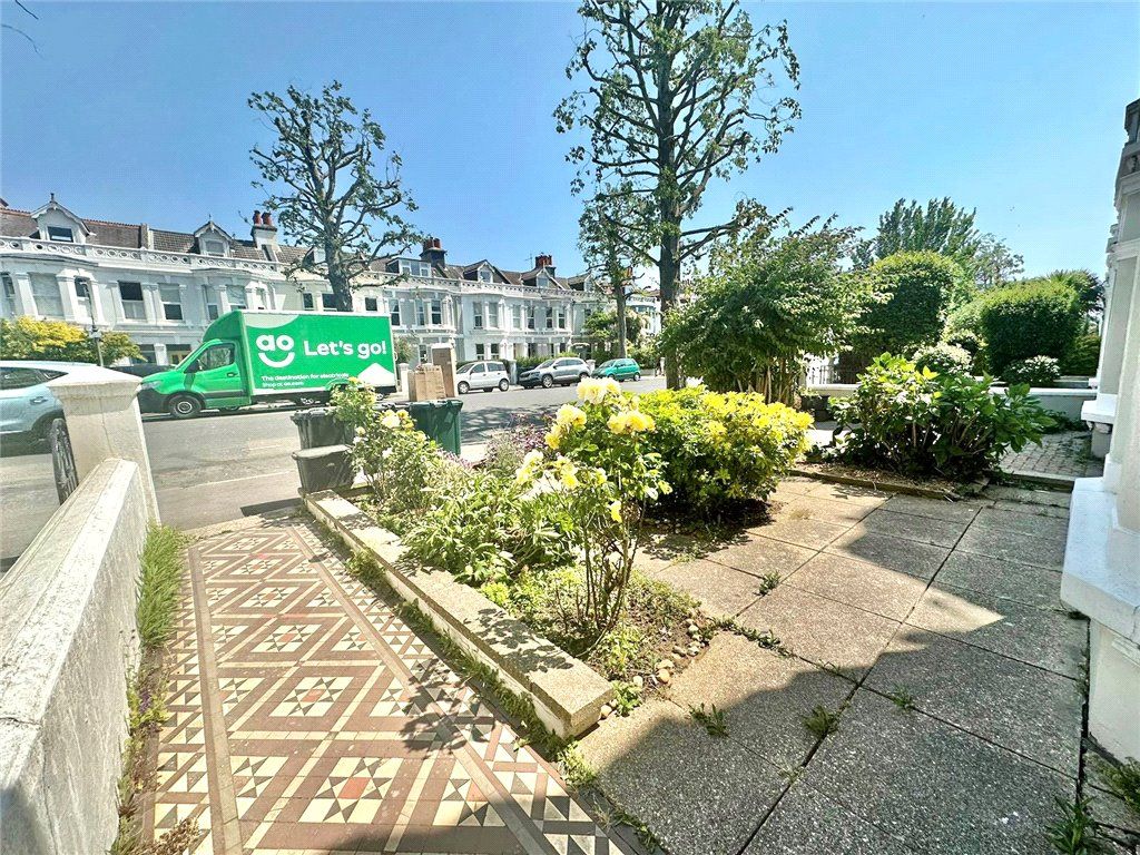 Studio for sale in Westbourne Gardens, Hove, East Sussex BN3, £150,000