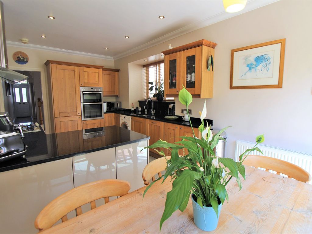 3 bed terraced house for sale in Fifth Street, Portsmouth PO1, £275,000