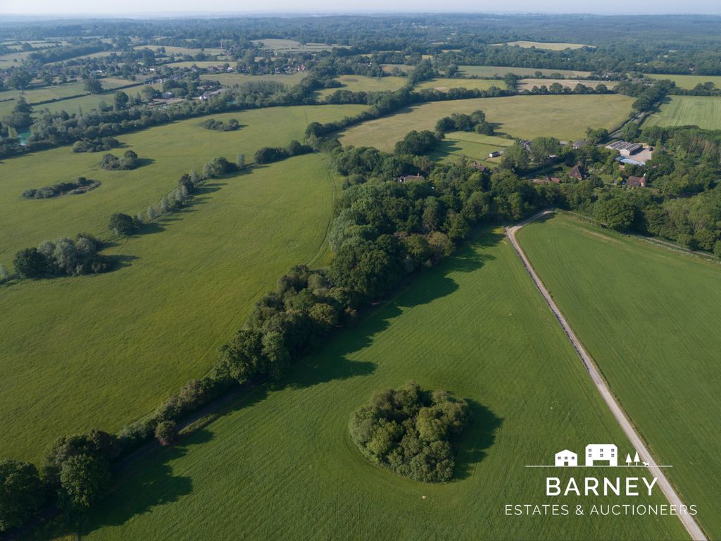 Land for sale in Buckhurst, Ashford TN27, £15,000