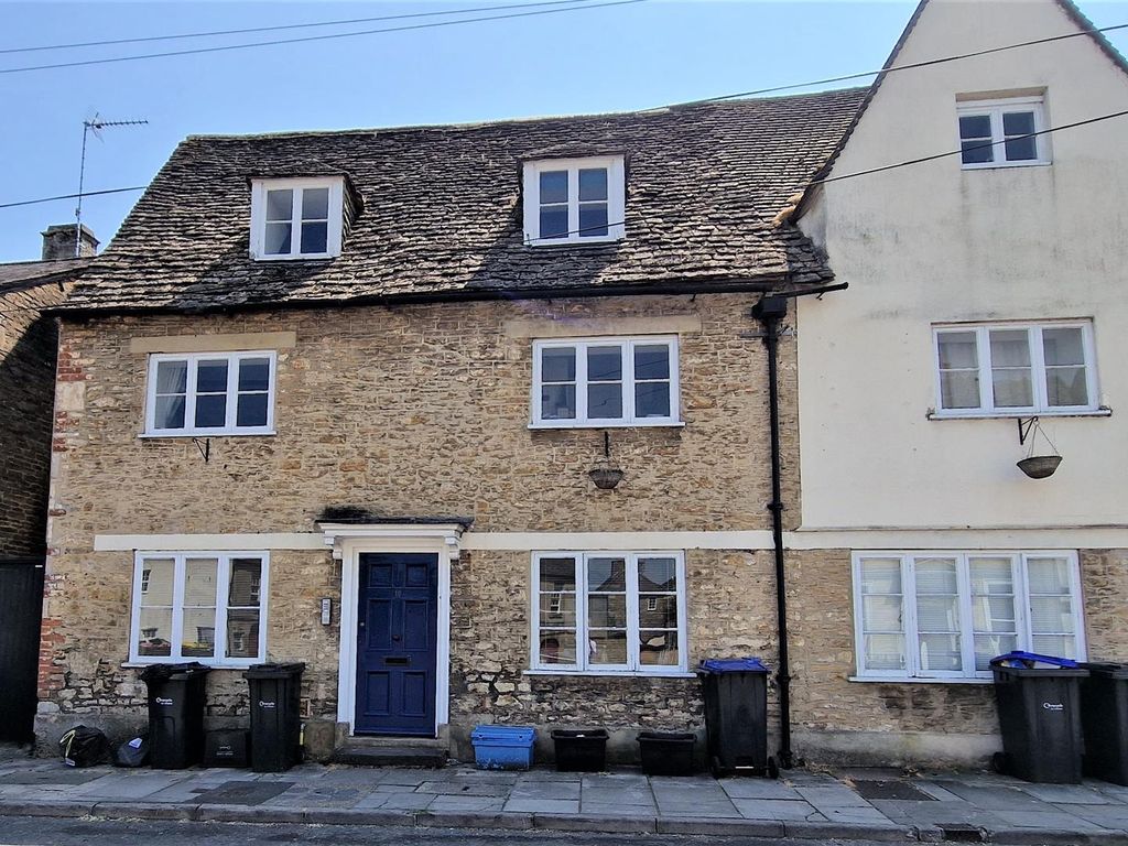 2 bed flat for sale in St. Mary Street, Chippenham SN15, £150,000