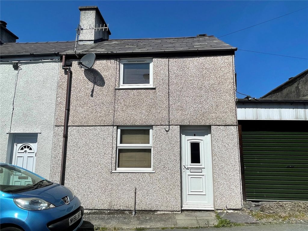 2 bed end terrace house for sale in Glanafon Street, Bethesda, Bangor, Gwynedd LL57, £105,000