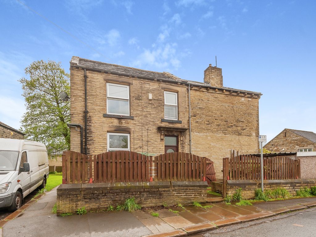 2 bed semi-detached house for sale in Hanson Place, Bradford BD12, £120,000