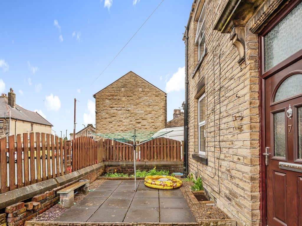2 bed semi-detached house for sale in Hanson Place, Bradford BD12, £120,000