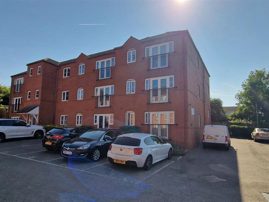 2 bed flat for sale in Nuneaton Road, Bedworth CV12, £107,500