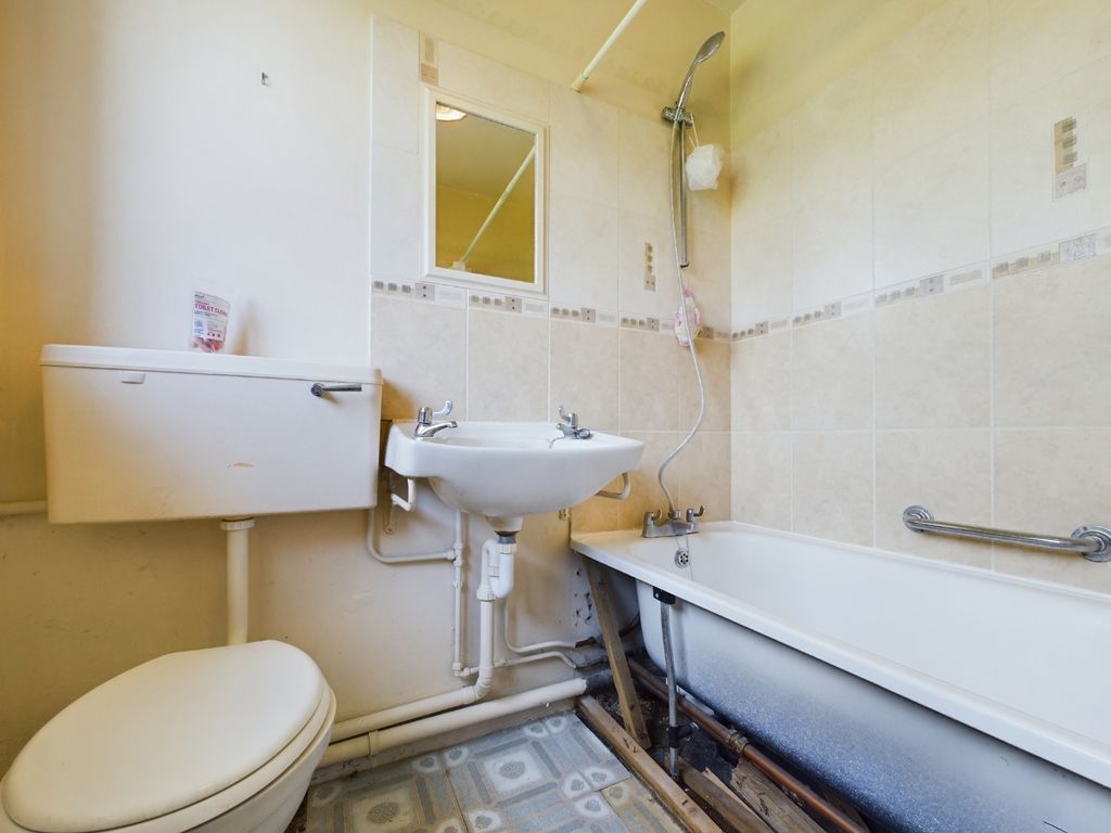 1 bed semi-detached bungalow for sale in Bernard Close, Cuddington, Aylesbury HP18, £250,000