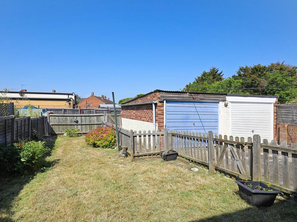 2 bed flat for sale in Ferrymead Avenue, Greenford UB6, £225,000
