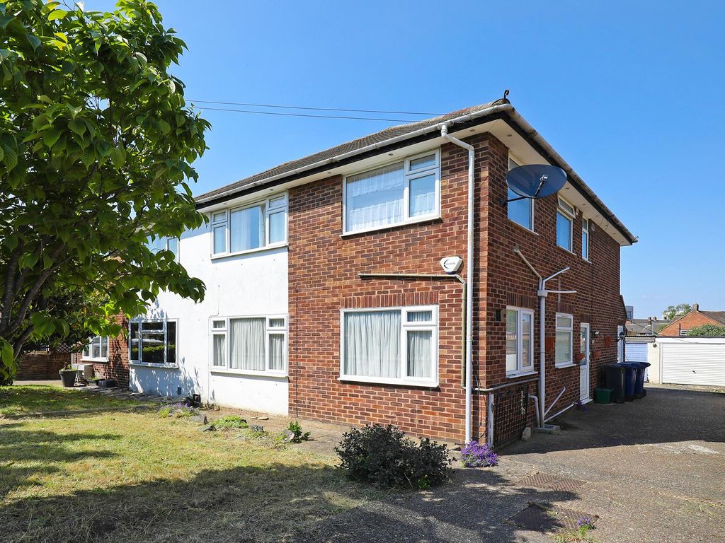 2 bed flat for sale in Ferrymead Avenue, Greenford UB6, £225,000