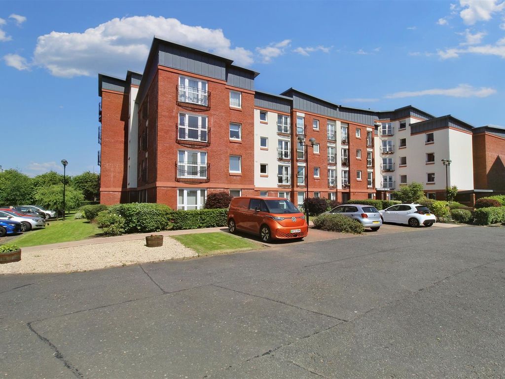 2 bed flat for sale in Station Road, Braehead, Renfrew PA4, £140,000