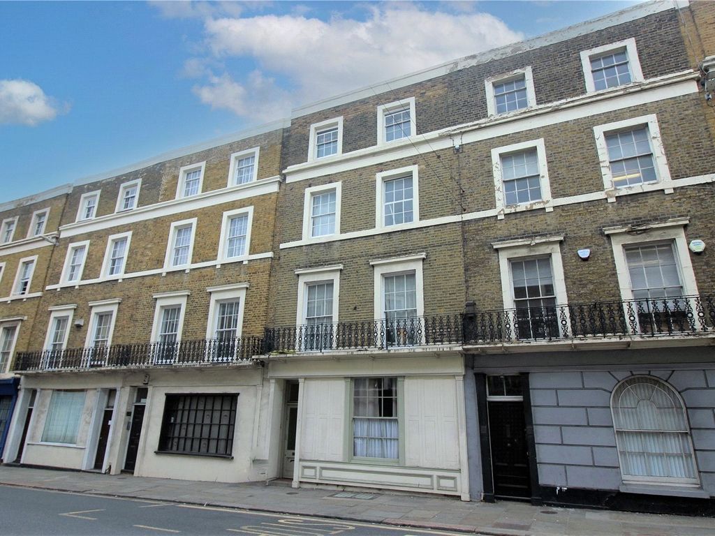 1 bed flat for sale in Harmer Street, Gravesend, Kent DA12, £150,000
