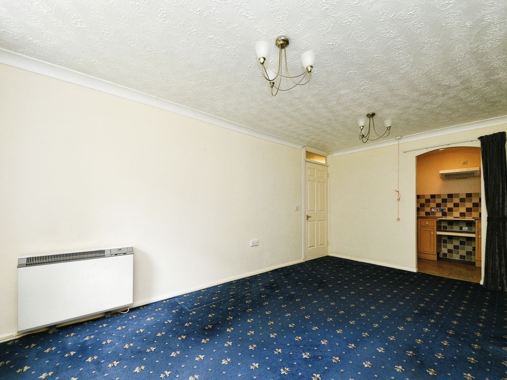 1 bed flat for sale in County Court Road, King's Lynn PE30, £95,000