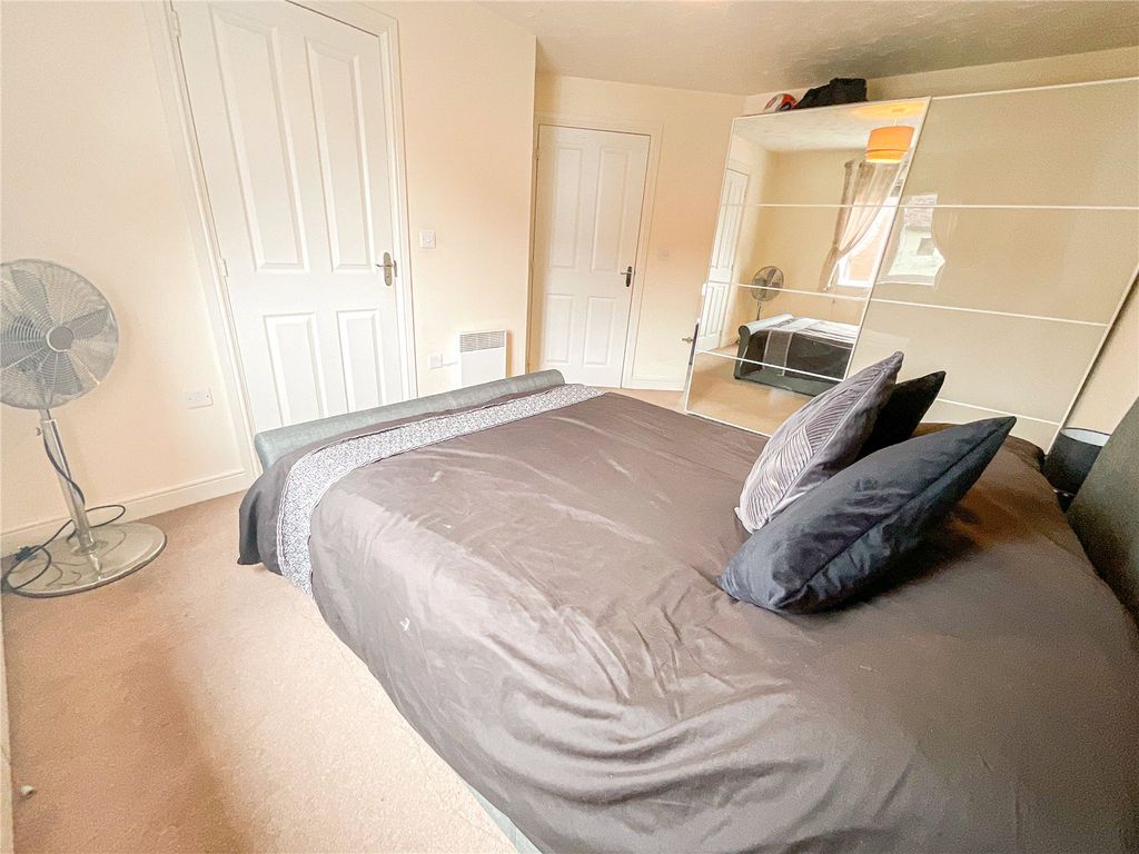 2 bed flat for sale in Blackberry Avenue, Lichfield, Staffordshire WS14, £165,000