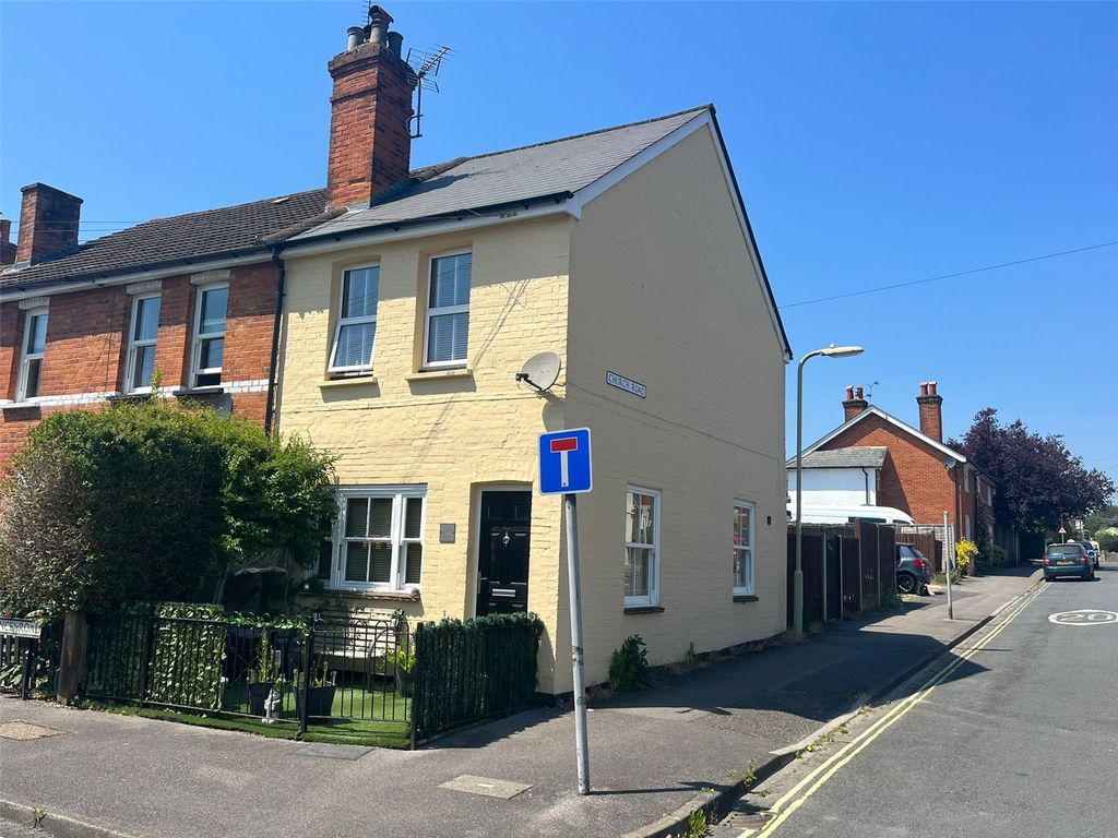 1 bed maisonette for sale in Clarence Road, Fleet, Hampshire GU51, £235,000