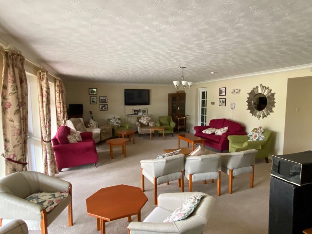 2 bed flat for sale in Woodborough Road, Winscombe, North Somerset. BS25, £150,000