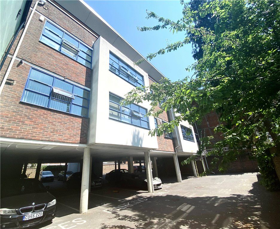 2 bed flat for sale in New Street, Poole, Dorset BH15, £235,000