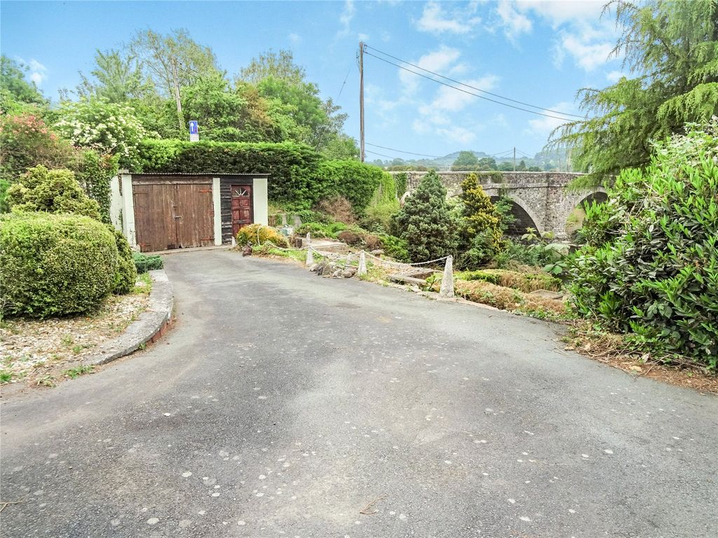 3 bed bungalow for sale in Llansantffraid, Powys SY22, £280,000