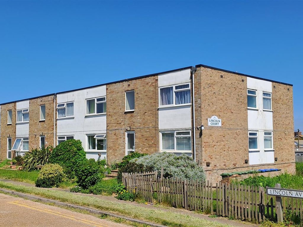1 bed flat for sale in Lincoln Avenue, Telscombe Cliffs, Peacehaven BN10, £210,000
