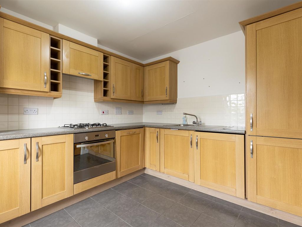 2 bed flat for sale in Florence Place, Perth PH1, £129,500