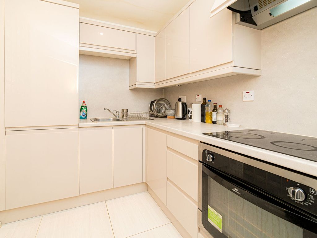 2 bed flat for sale in Station Road West, Westside Apartments Station Road West CT2, £230,000