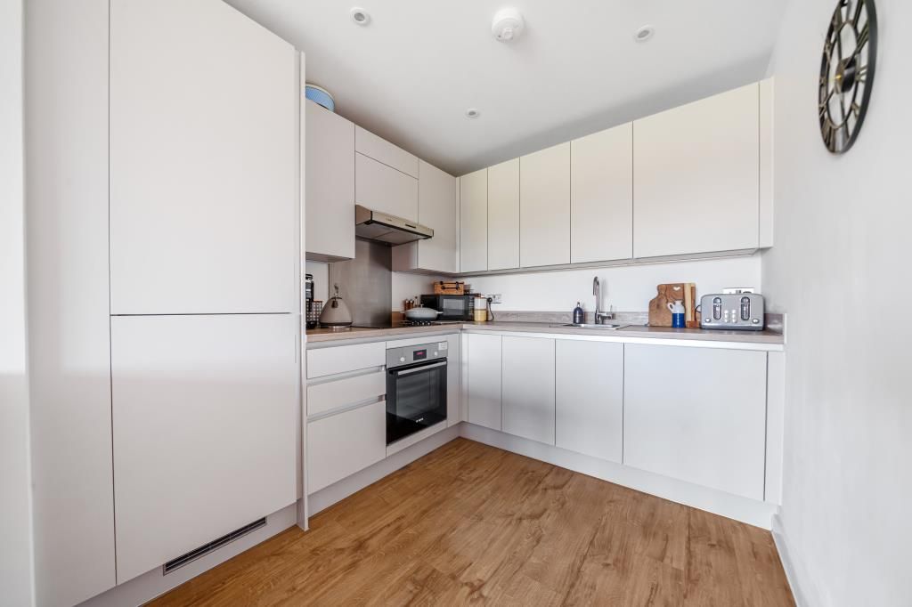 1 bed flat for sale in Ashford, Surrey TW15, £142,500