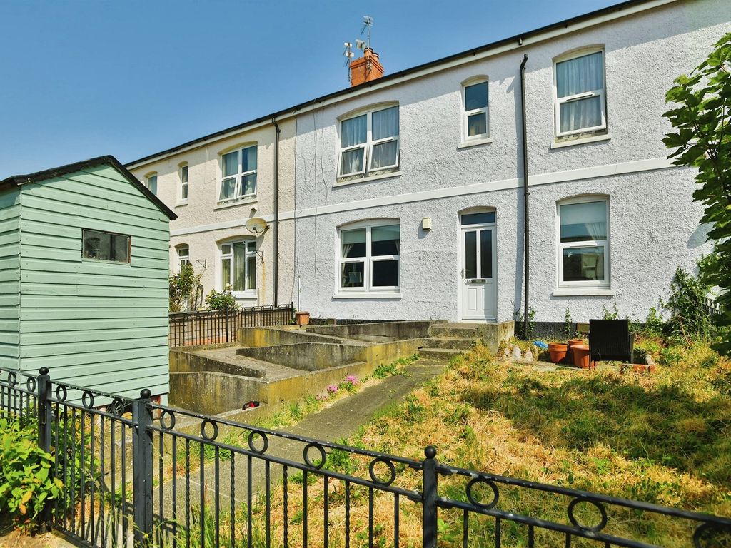 2 bed flat for sale in Stonehouse, Plymouth PL1, £150,000