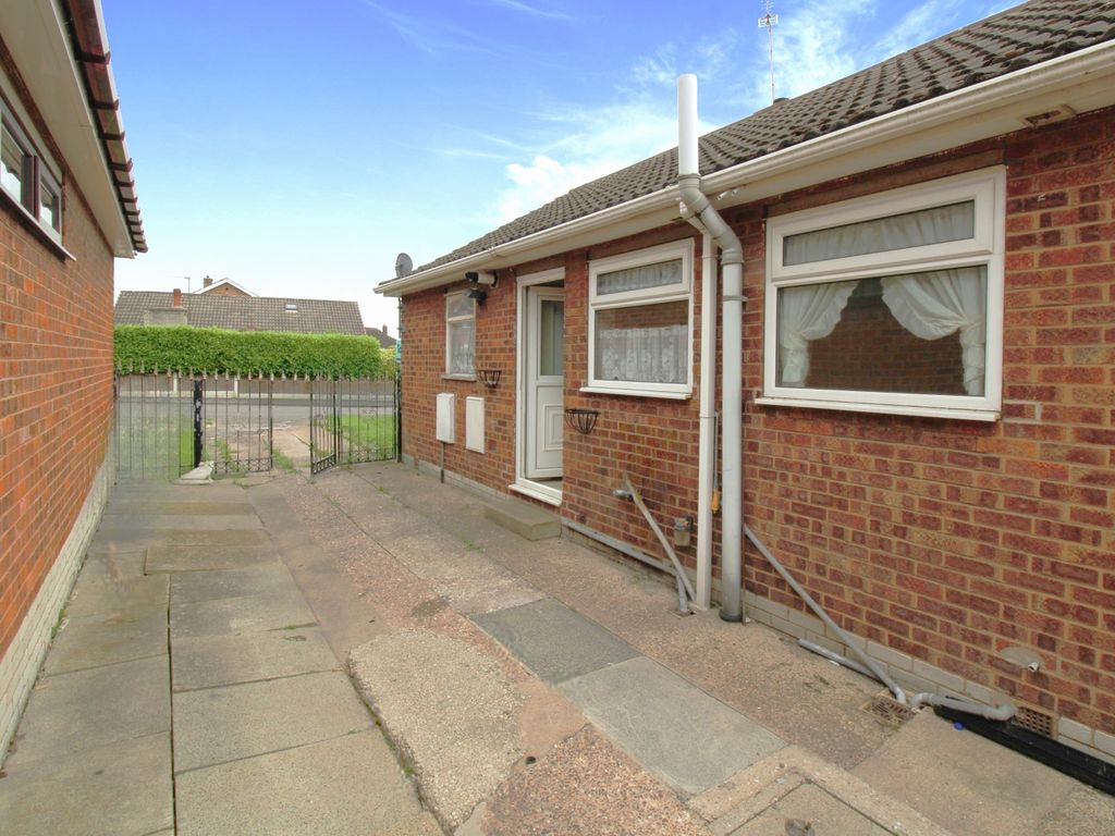 3 bed bungalow for sale in Bramble Way, Wath-Upon-Dearne, Rotherham S63, £170,000