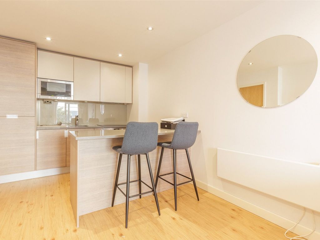 1 bed flat for sale in Heritage Avenue, Beaufort Park, Colindale NW9, £310,000