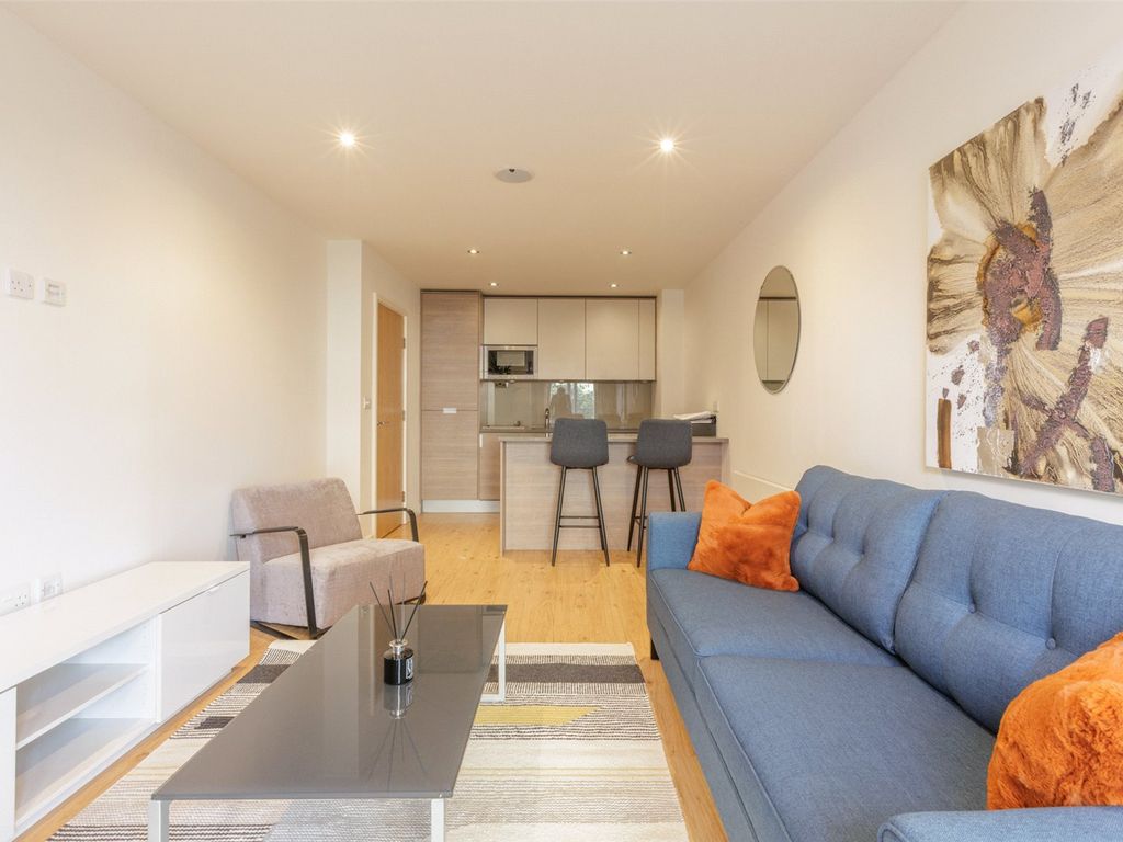 1 bed flat for sale in Heritage Avenue, Beaufort Park, Colindale NW9, £310,000