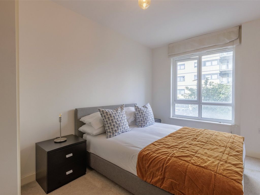 1 bed flat for sale in Heritage Avenue, Beaufort Park, Colindale NW9, £310,000