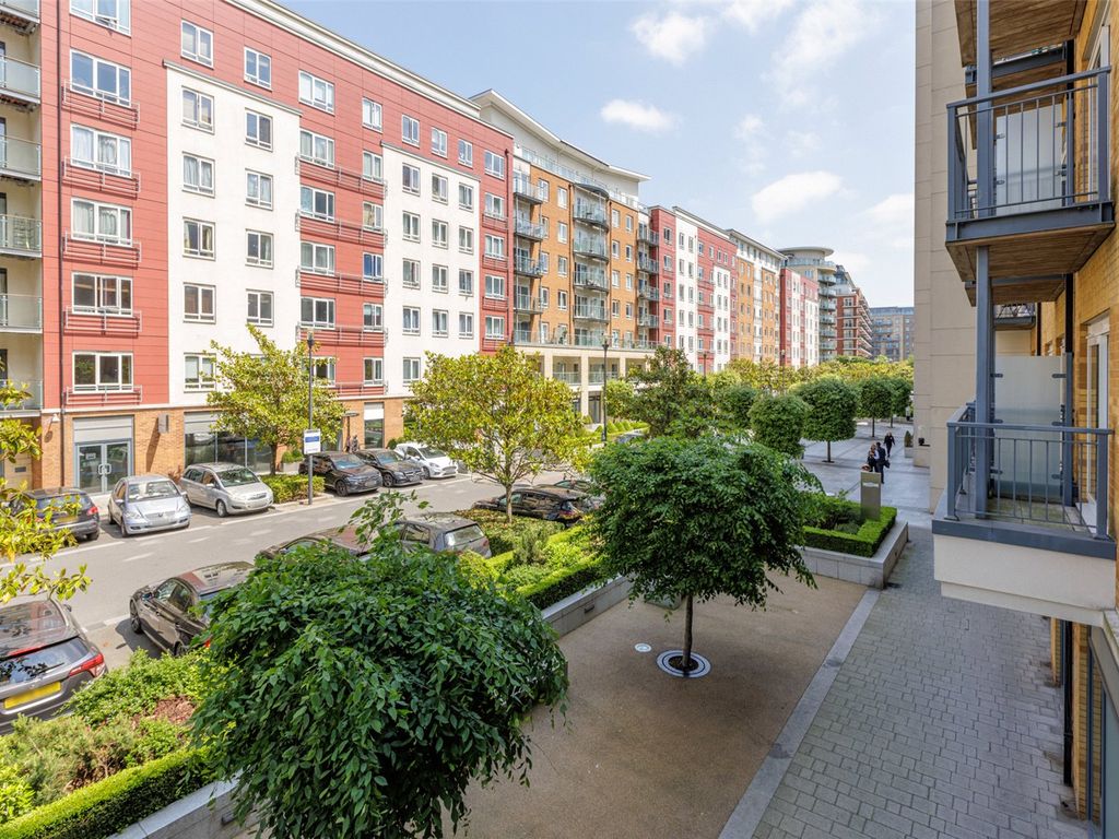 1 bed flat for sale in Heritage Avenue, Beaufort Park, Colindale NW9, £310,000