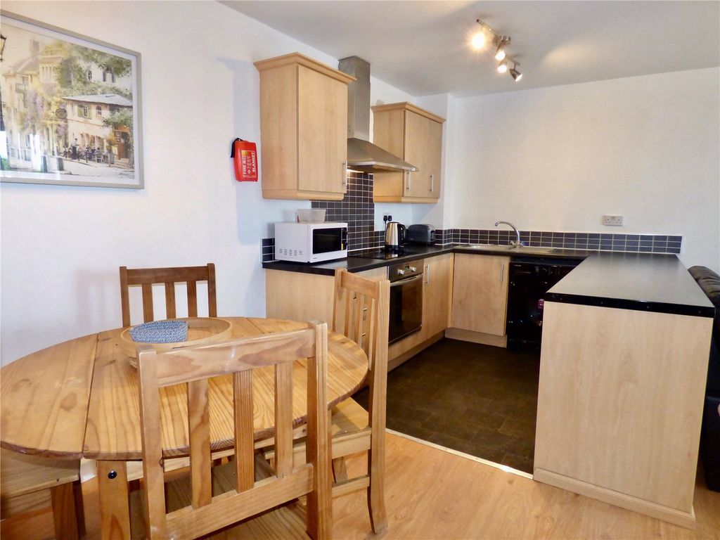 2 bed flat for sale in New Hall Lane, Preston, Lancashire PR1, £84,950
