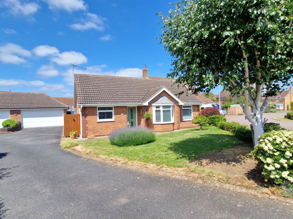 2 bed detached bungalow for sale in Wordsworth Court, Sleaford NG34, £300,000