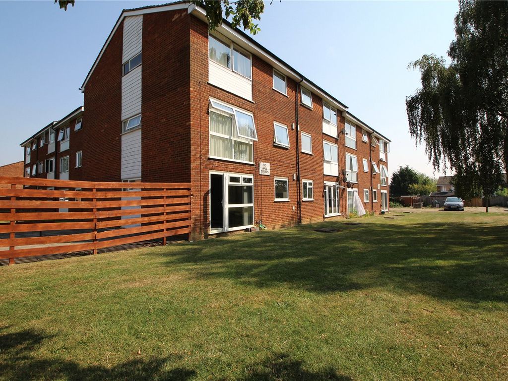 2 bed flat for sale in Milton Dene, Woodhall Farm, Hemel Hempstead, Hertfordshire HP2, £190,000