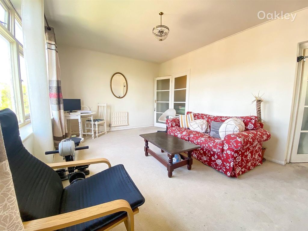 1 bed flat for sale in Coniston Court, Holland Road, Hove BN3, £225,000
