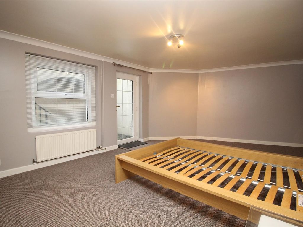 3 bed maisonette for sale in Baker Street, Reading RG1, £315,000
