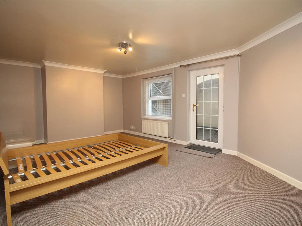 3 bed maisonette for sale in Baker Street, Reading RG1, £315,000