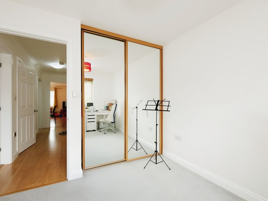 2 bed flat for sale in Oak Tree Court, Haxby, York YO32, £180,000