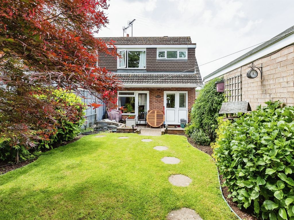 3 bed semi-detached house for sale in Eyton Close, Redditch B98, £250,000