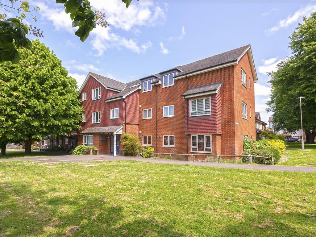 1 bed flat for sale in Oxford Gardens, Maidstone ME15, £160,000