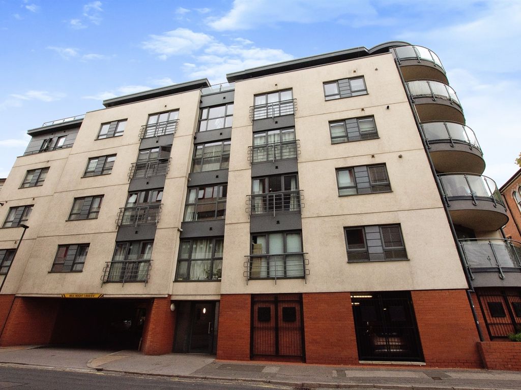 2 bed flat for sale in Carrington Street, Derby DE1, £160,000