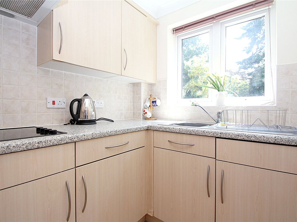 2 bed flat for sale in Kenilworth Road, Balsall Common, Coventry, West Midlands CV7, £180,000