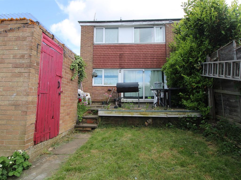 Property for sale in Nelson Close, Daventry NN11, £195,000