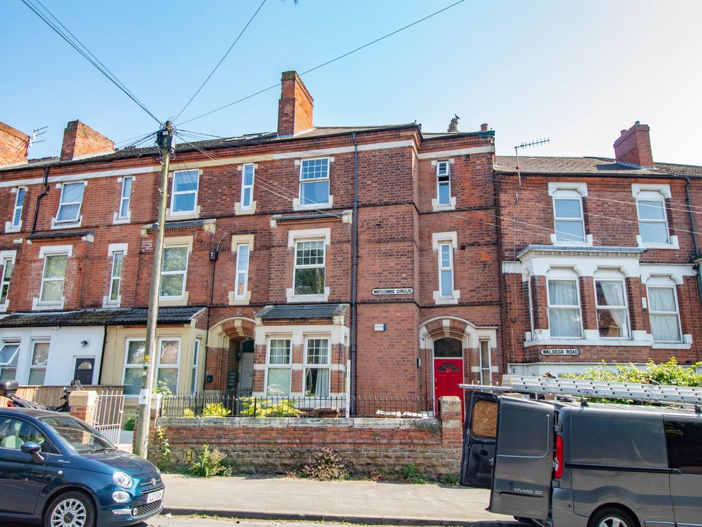 1 bed flat for sale in Watcombe Circus, Nottingham NG5, £120,000