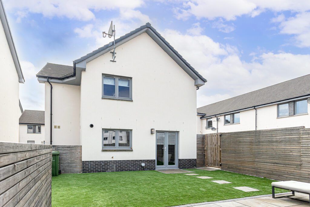 3 bed detached house for sale in Crookston Court, Larbert FK5, £229,500