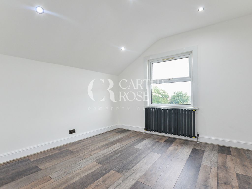 3 bed flat for sale in Brigstock Road, Thornton Heath CR7, £300,000