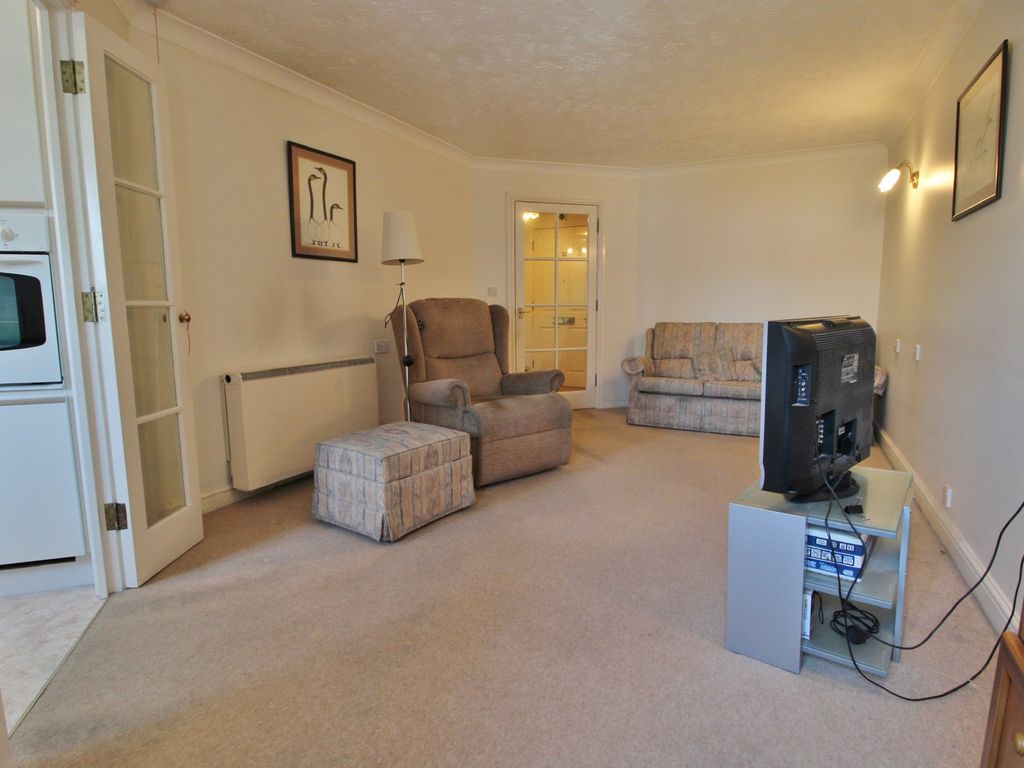 1 bed property for sale in Queens Crescent, Southsea PO5, £110,000