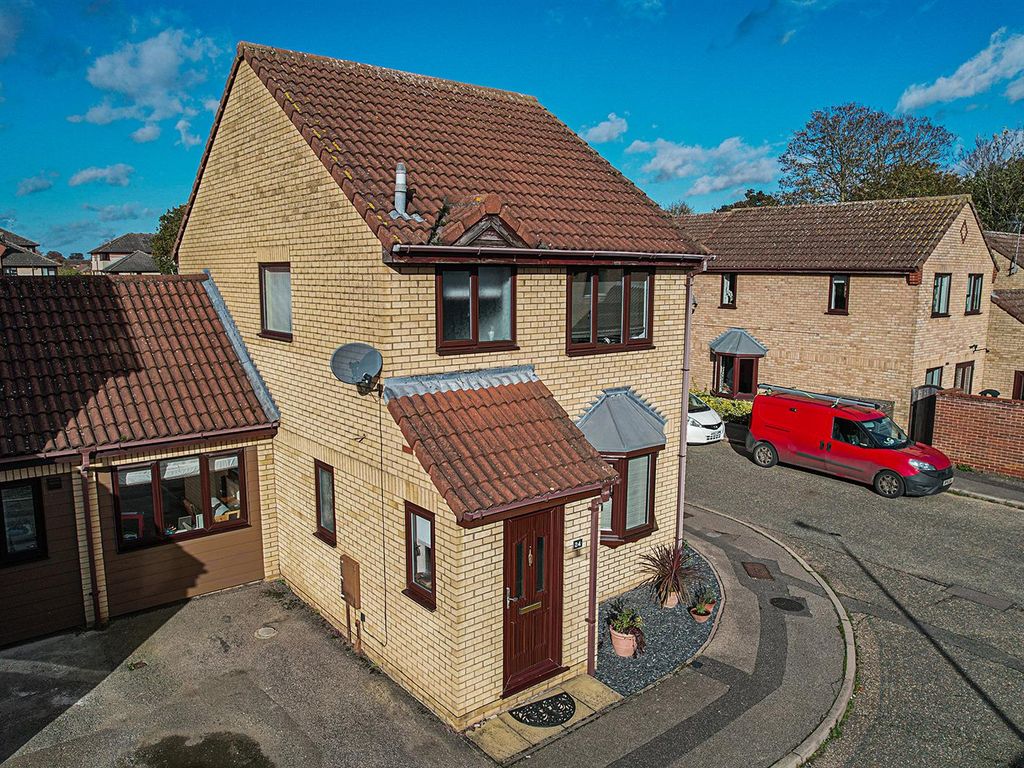 3 bed detached house for sale in Bill Rickaby Drive, Newmarket CB8, £328,000